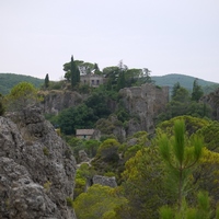 Photo de France - Le Cirque de Mourèze et le Lac du Salagou